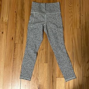 Athleta textured leggings with pockets